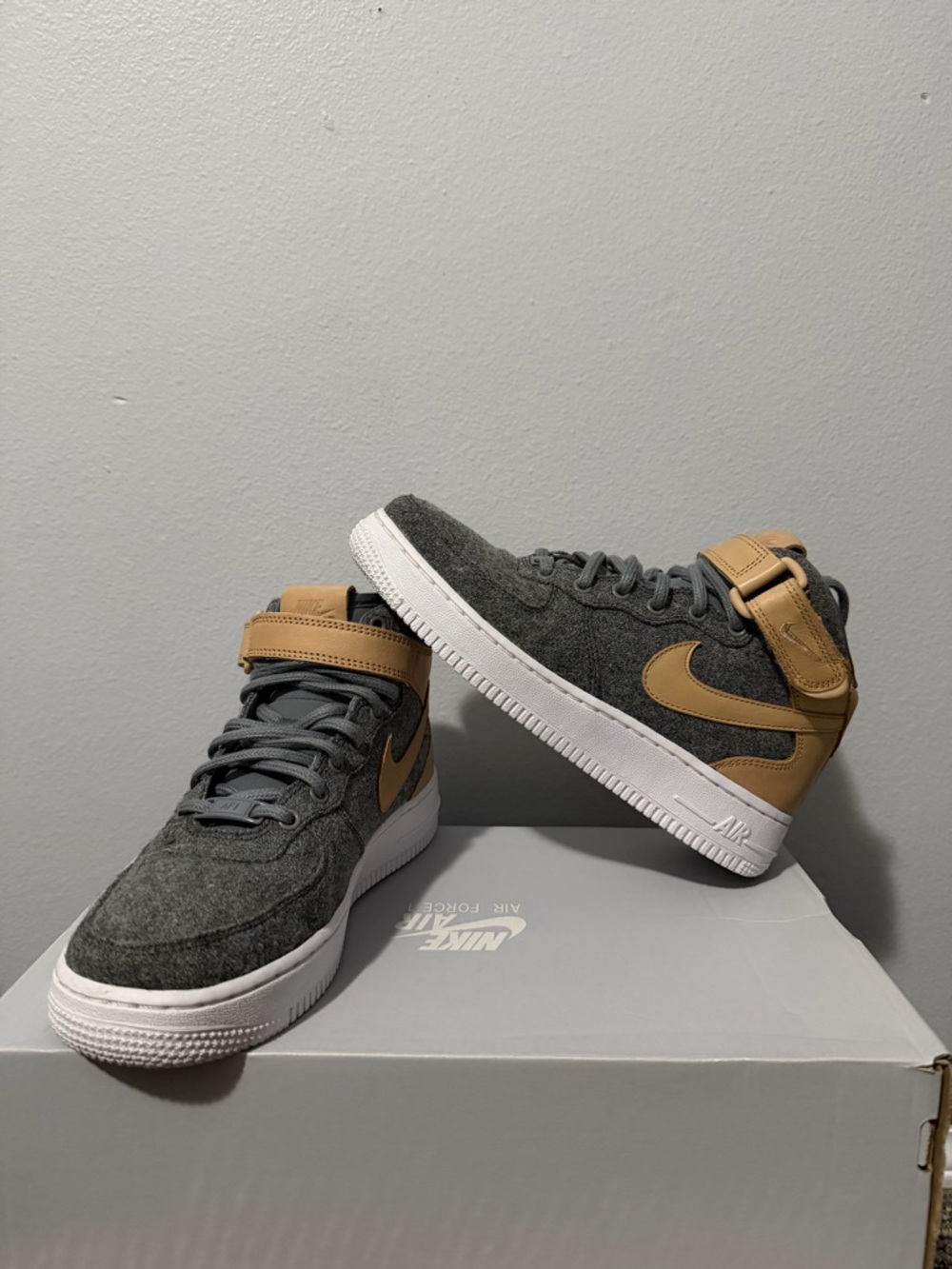 Nike Women’s High-Top Sneakers - Gray and Tan